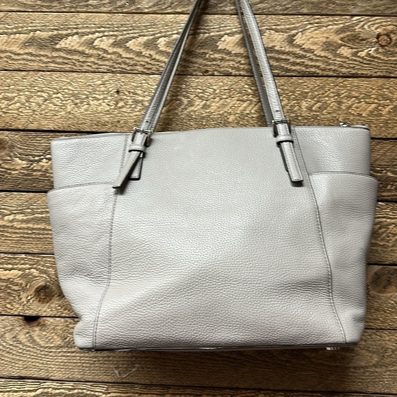 Michael Kors Jet Set Large Crossgrain Leather Tote - Picture 5 of 8